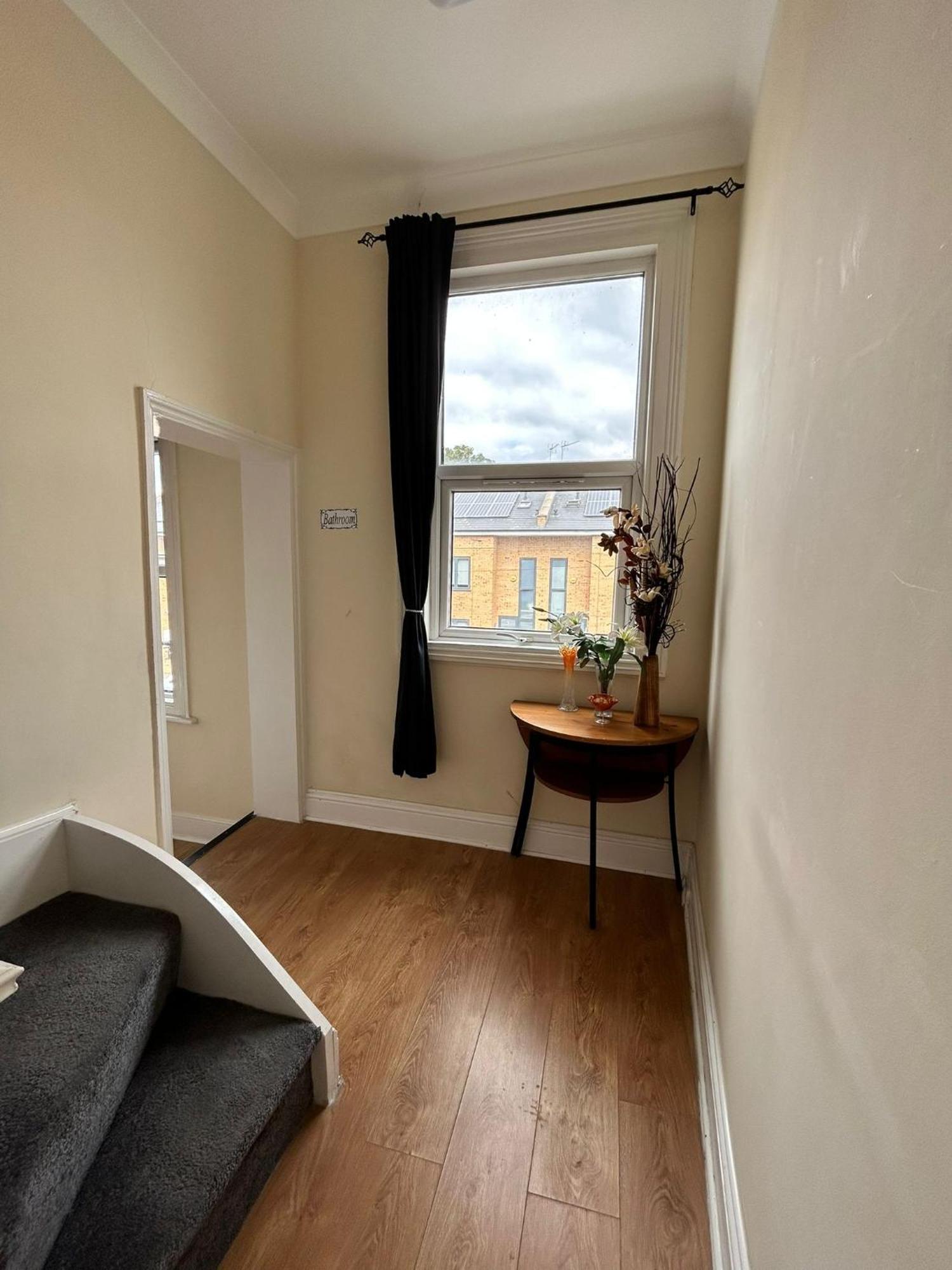 Willesden Lodge Guest House Londra Esterno foto